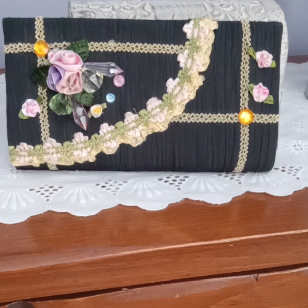 Vintage Black Floral Embellished Clutch